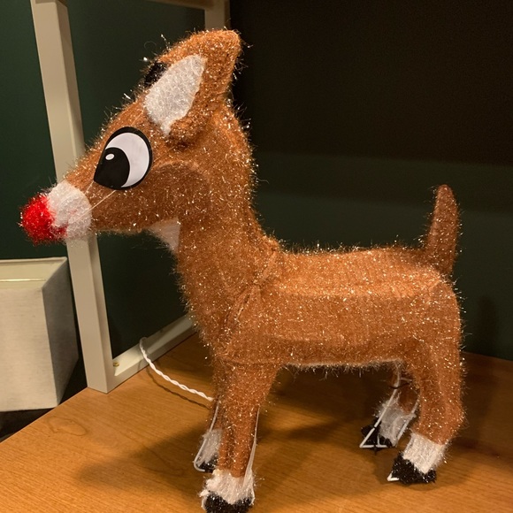Rudolph The Red Nosed Reindeer - Pre- Lit Decor - Picture 3 of 9
